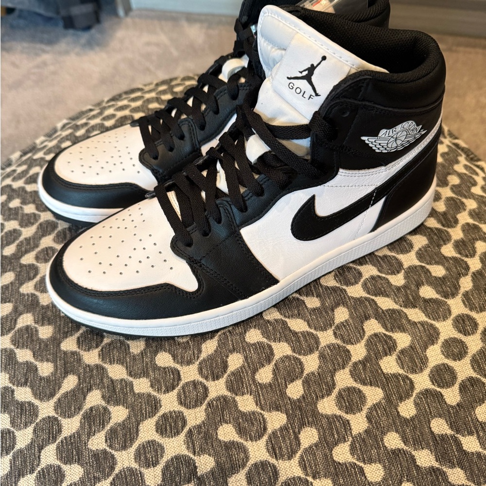 Nike Men's Golf Black and White High-Top Sneakers